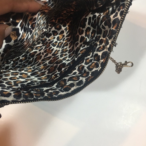 🌻 Gold and black clutch purse🌻 - Picture 2 of 2